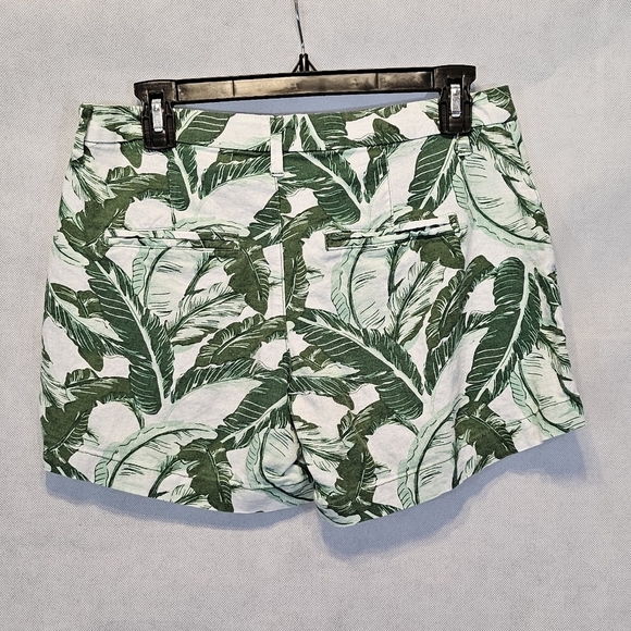 Old Navy Tropical Green & White 55% Linen 45% Rayon Leaf Shorts Size 2 - Picture 3 of 6
